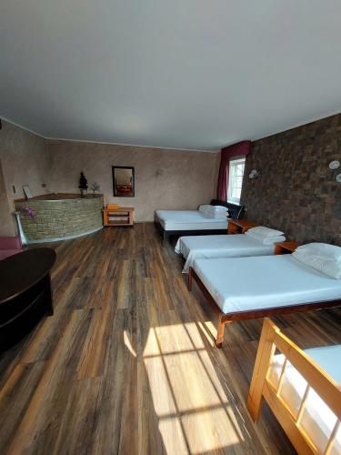 z6774242054406_46f68c4c7d2869fe37823a2222fda358