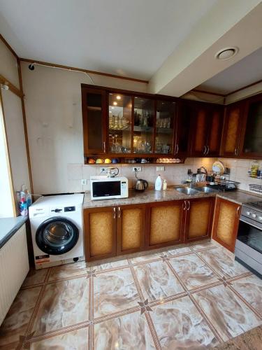 z6774263749685_6c03043bf728e8bddc1745eebb6f4405